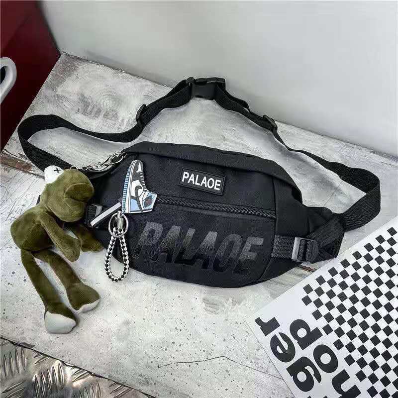 Fashionable shoulder bag