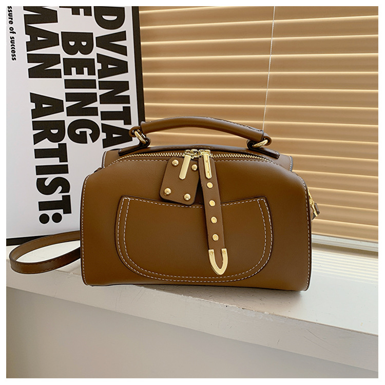 This year's popular handbag for women in 2024, new high-end color contrast single shoulder crossbody bag, stylish and_voghion.com