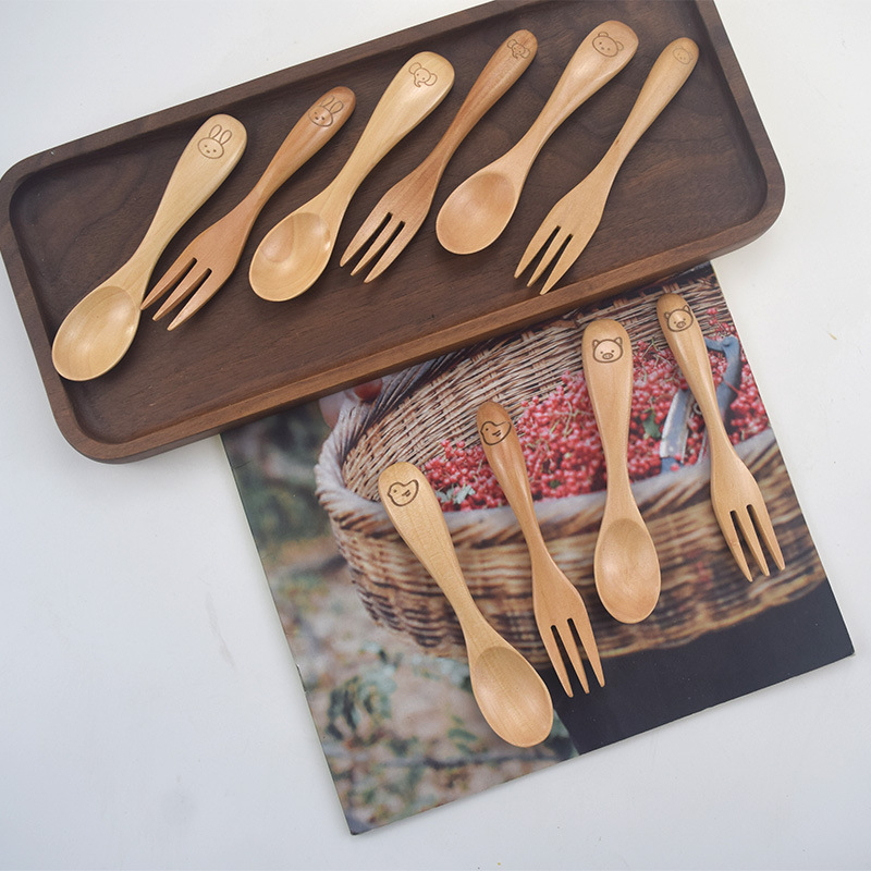 Manufacturers supply 2021 New Wooden Meal lovely children Spoon fork suit personality Tsp tableware logo
