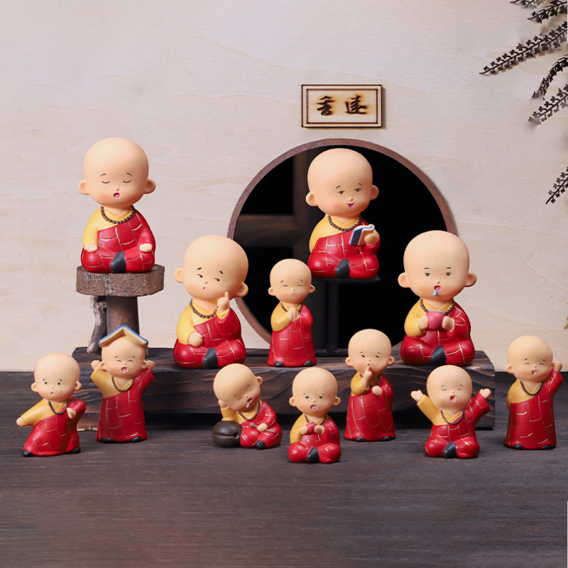 창조적 인 새로운 스타일 멀티 추구 작은 몽크 장식품 자동차 콘솔 데스크탑 장식 선물 작은 장식품 생일 선물