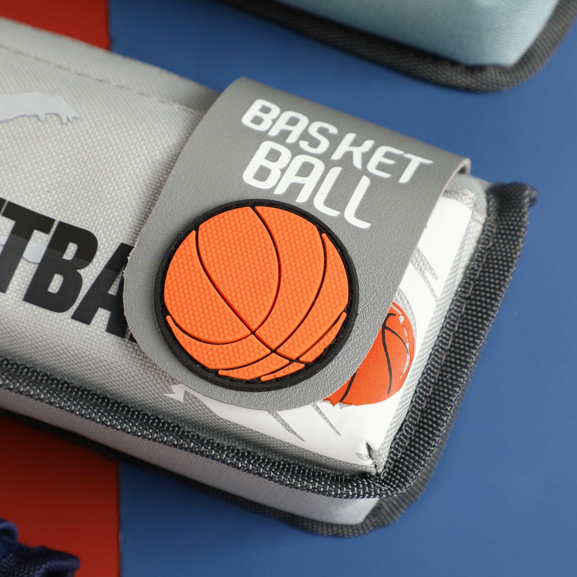 Bolsas de lápiz de baloncesto transfronterizas, estudiantes de secundaria, bolsas de papelería de gran capacidad, bolsas de lápiz simples de alto valor.