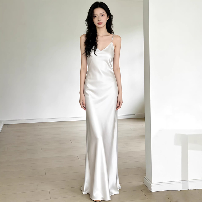 High-End Acetate Satin Heavy-Duty Extended-Length Slip Dress with a Gentle Style, Waist-Cinching, Slimming, and Elegant Feel High-End Acetate Satin Heavy-Duty Extended-Length Slip Dress with a Gentle Style, Waist-Cinching, Slimming, and Elegant Feel