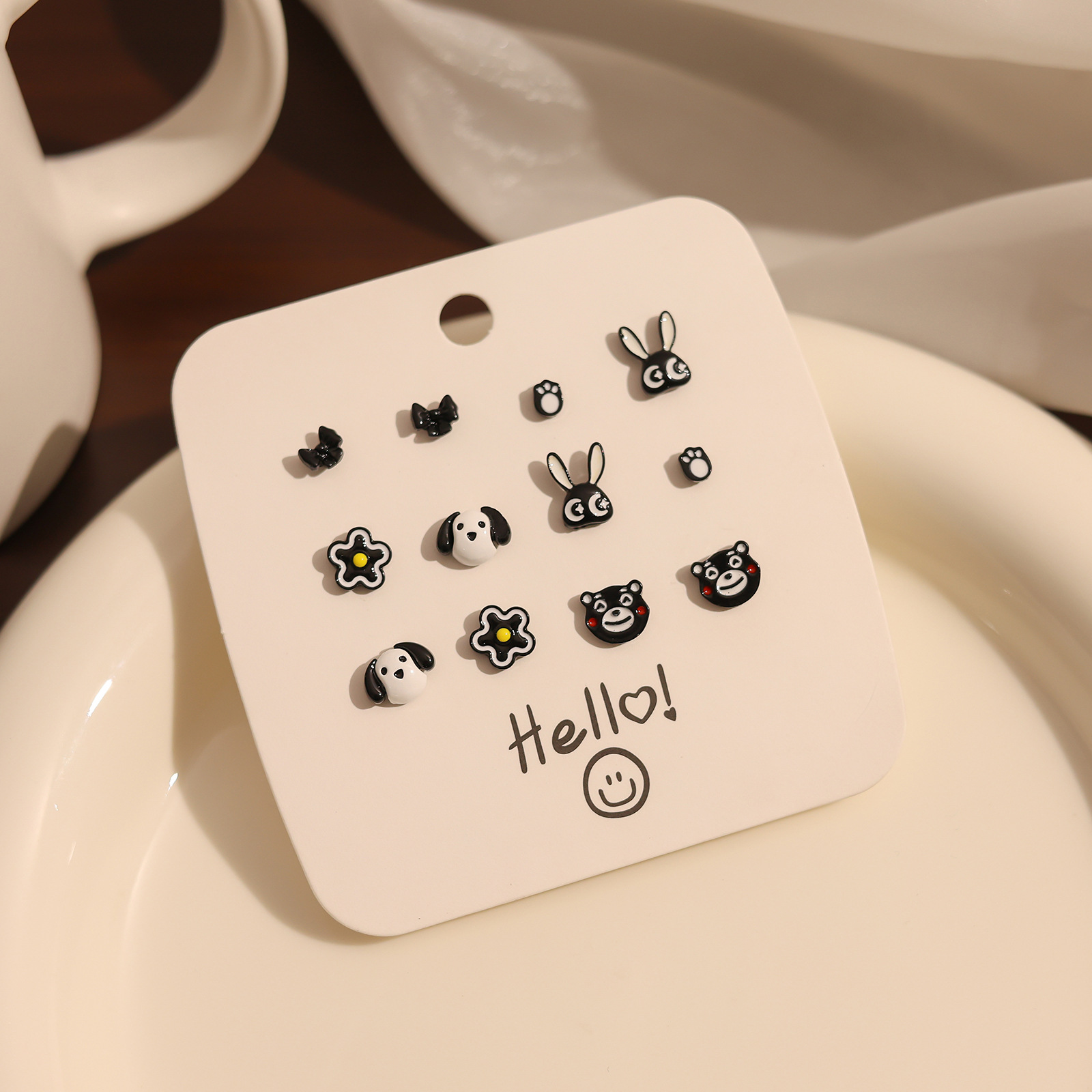 Juego de pendientes de aguja plateados, sencillos y compactos para mujer, pendientes geométricos en forma de corazón, bonitos, dulces y versátiles, venta al por mayor para puestos de mercado