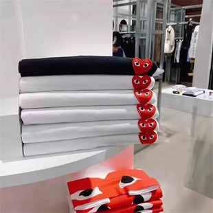 �����޶��䴨�ð�ɫ����T������Ů��H�H���b�̽�С�t�Ě��|����