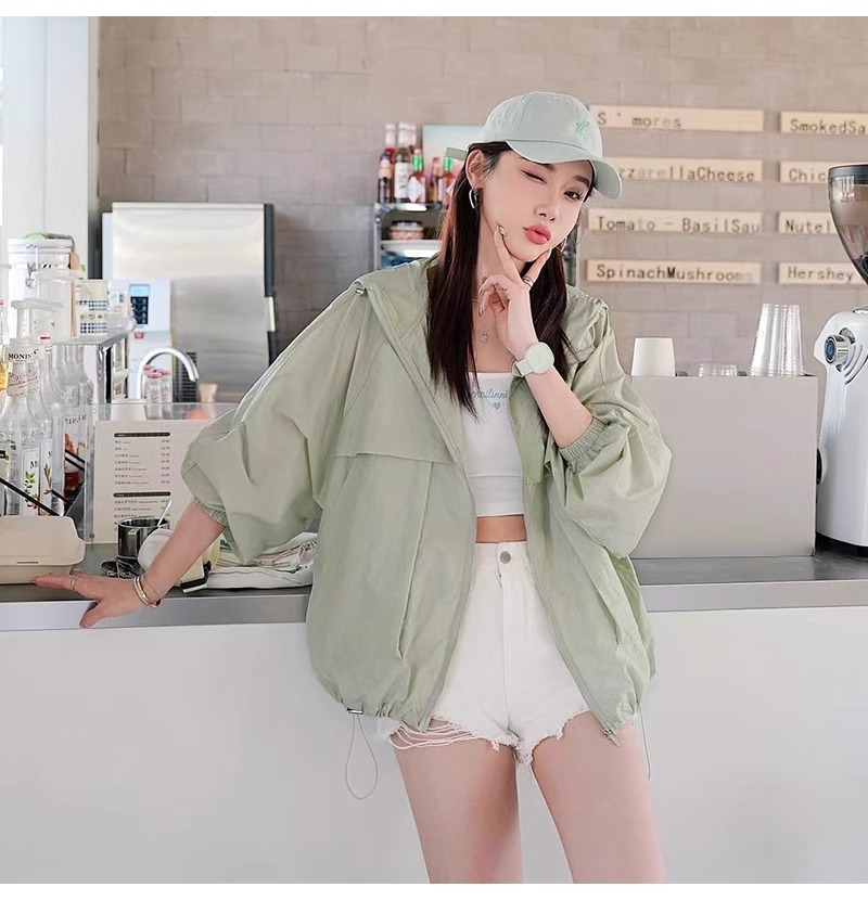 Áo chống nắng nữ dáng rộng có mũ, chất liệu mỏng nhẹ thoáng khí — Màu xanh lục nhạt chi tiết 20