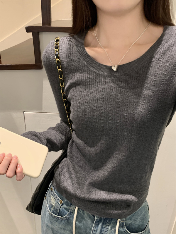 杏色の小さい背の中に長袖のプルオーバーのセーターのニットの女性の秋冬の修身はやせているように見えます。|undefined