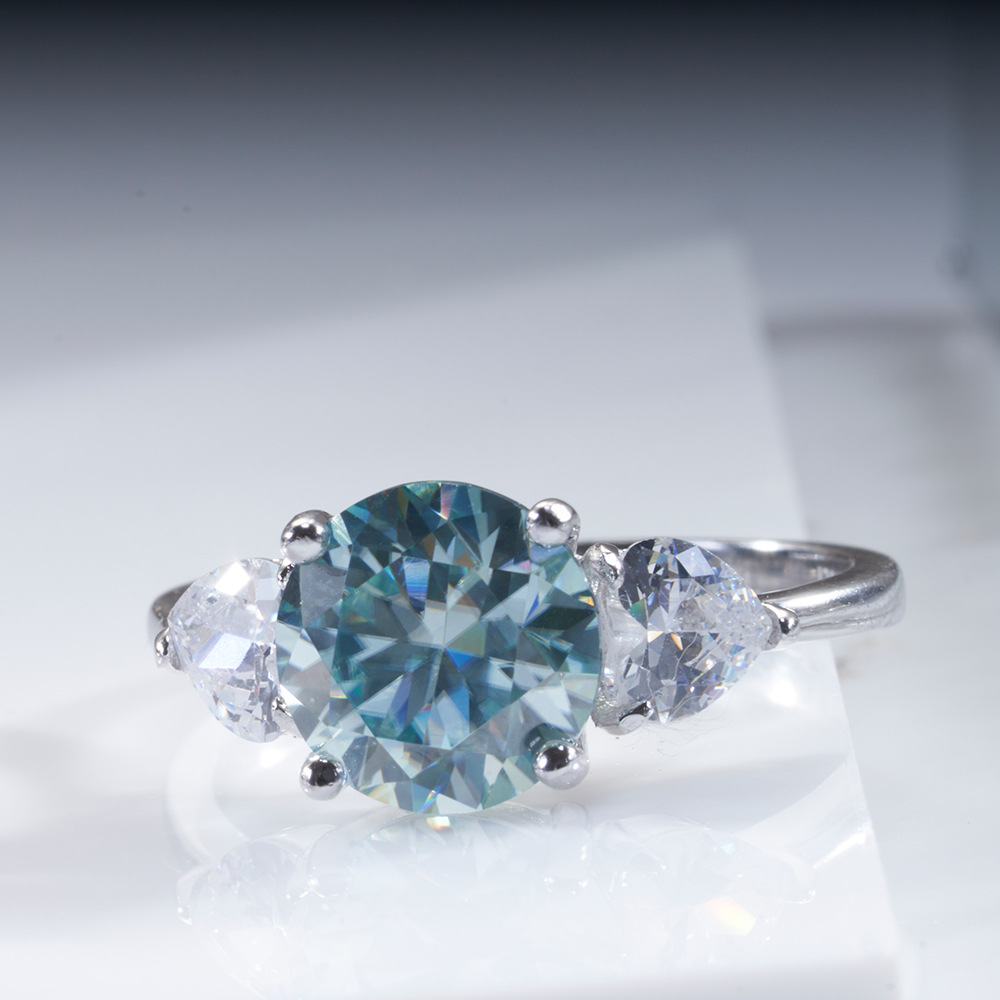 Anillo de plata esterlina 925 mujer 3 quilates de lujo anillo de piedra de moissanita chapado pt950 oro meson fábrica al por mayor en stock