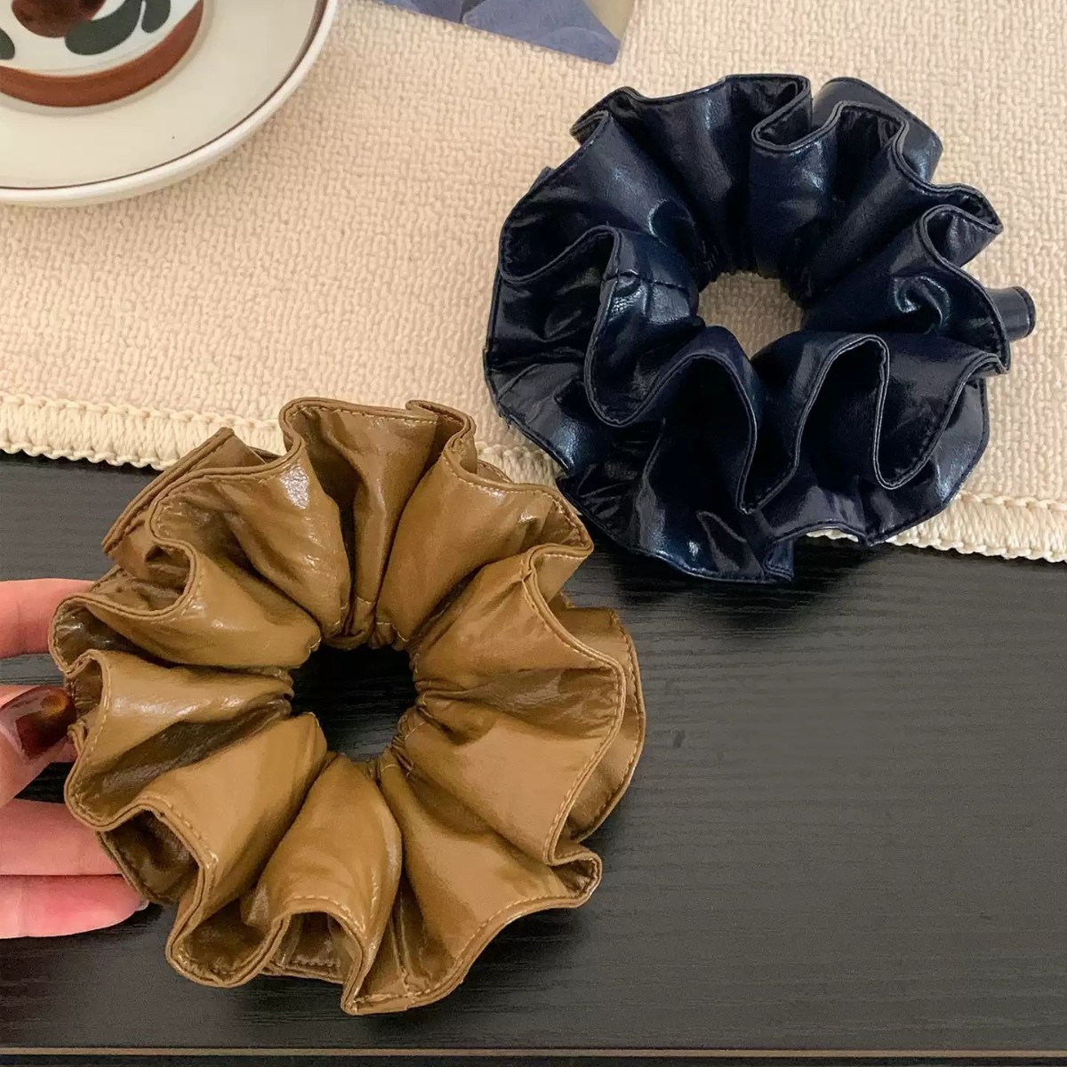 Eleganter Kaffeebrauner Pu Leder Haargummi Mit Doppelschicht_voghion.com