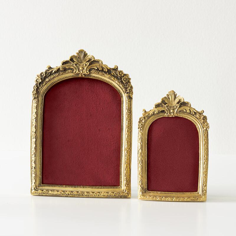 金色のレトロなフォトフレームのジュエリー展示棚は壁に掛けられます。|undefined
