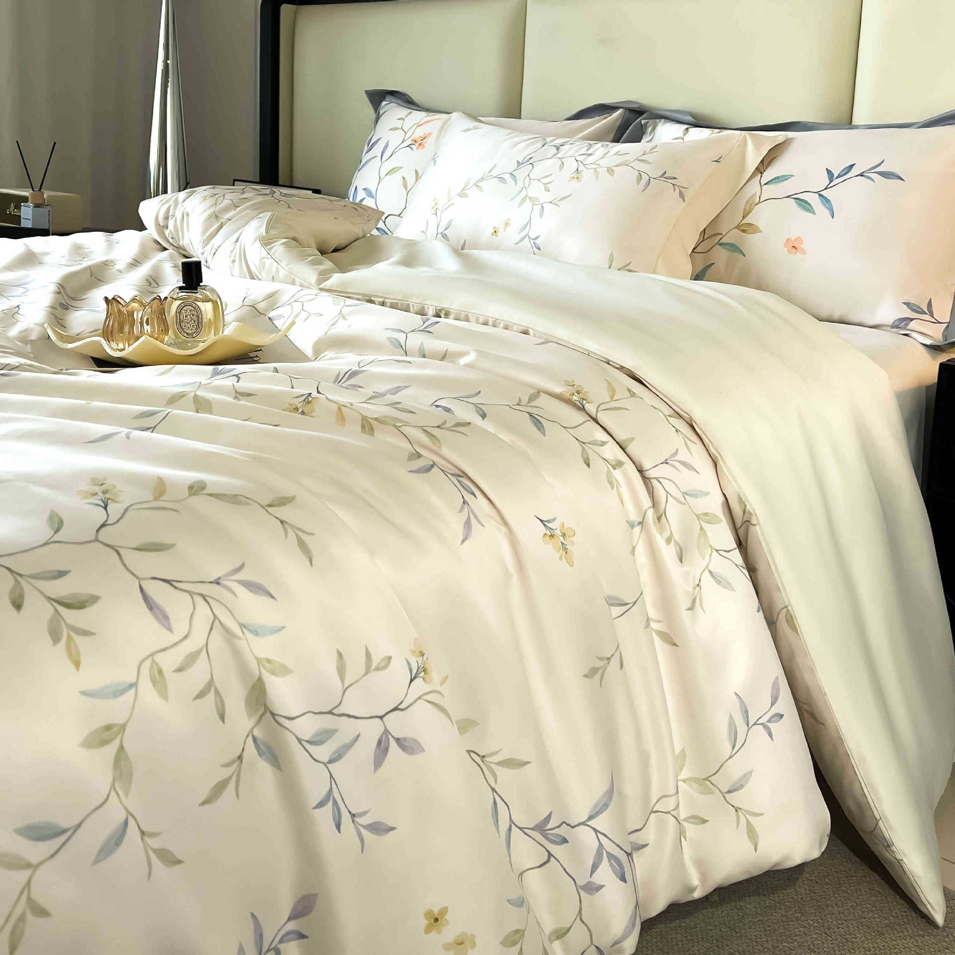 Cama de seda de hielo de verano de cuatro piezas de lujo ligero de alta gama 2025 nueva funda de edredón de sábana de tres piezas ropa de cama de seda lavada