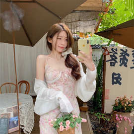 甜辣风蕾丝花边碎花连衣裙女夏季新款法式温柔A字高腰吊带裙长裙