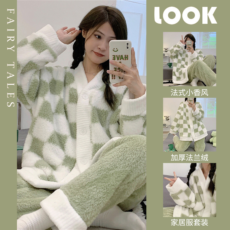 Pijamas de lana de coral para las mujeres Otoño e Invierno forrado de lana engrosada estilo Chanel simple Plaid traje de desgaste para el hogar se puede usar fuera ins