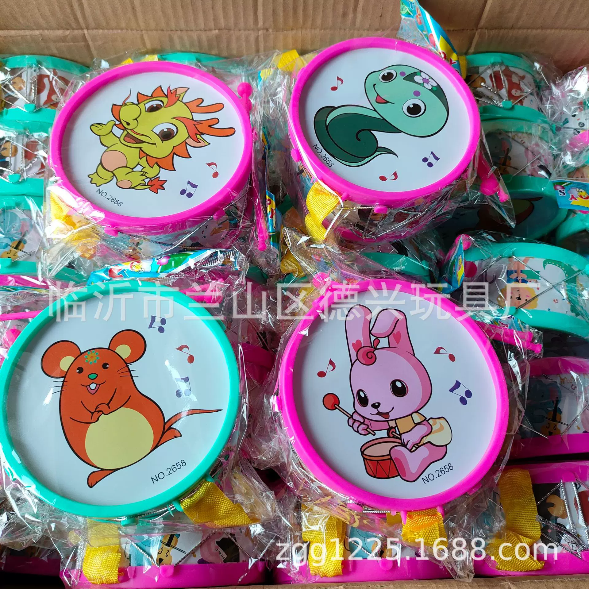 儿童腰鼓乐器玩具打击乐器手鼓敲打音乐卡通鼓套圈2元百货批发