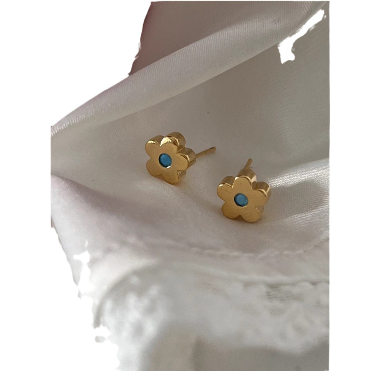 Cute fresh summer fashionable earrings flower-shaped