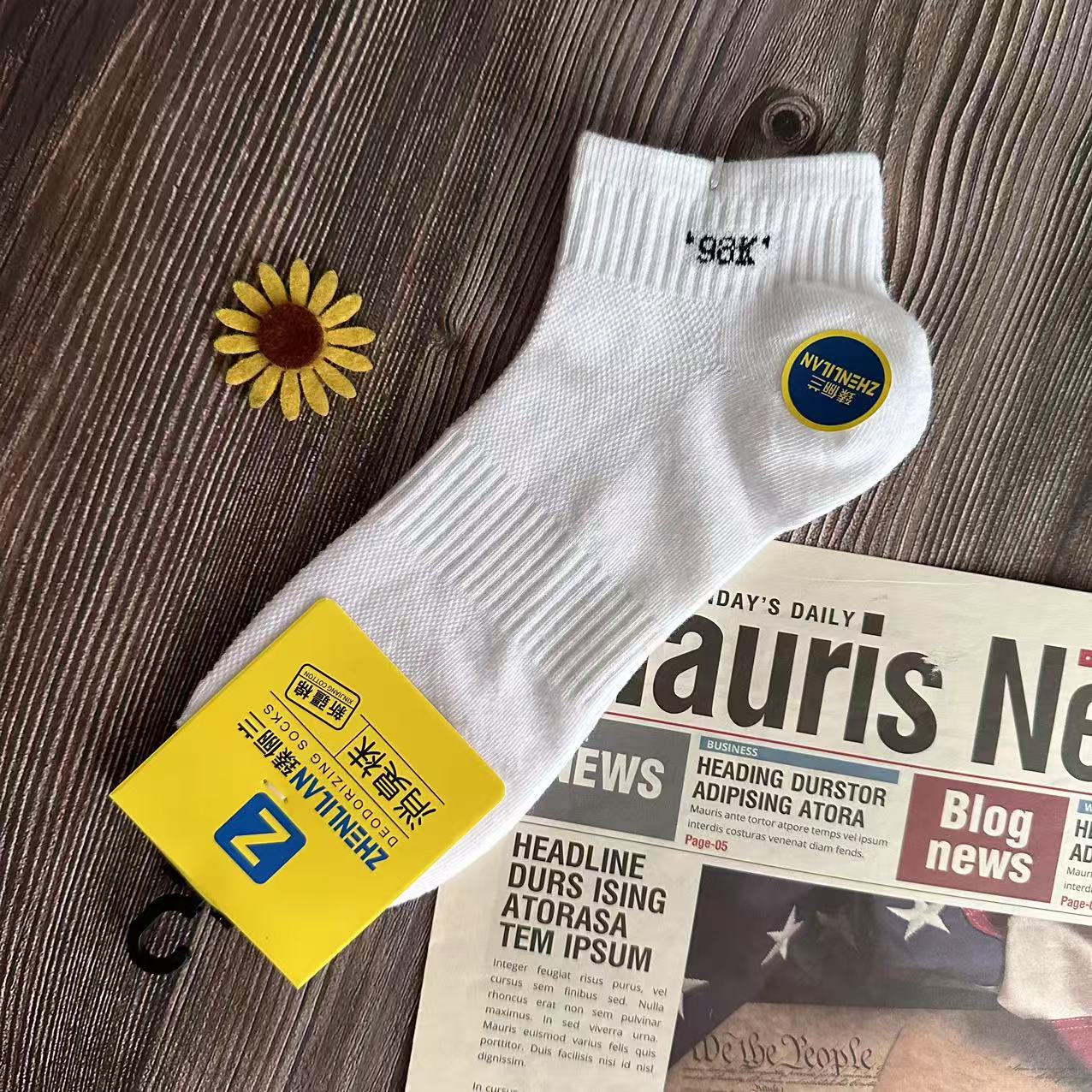 Suministro de calcetines finos de verano para hombres, calcetines deportivos de malla transpirables, desodorantes y absorbentes de sudor, calcetines cortos de algodón de Xinjiang para hombres