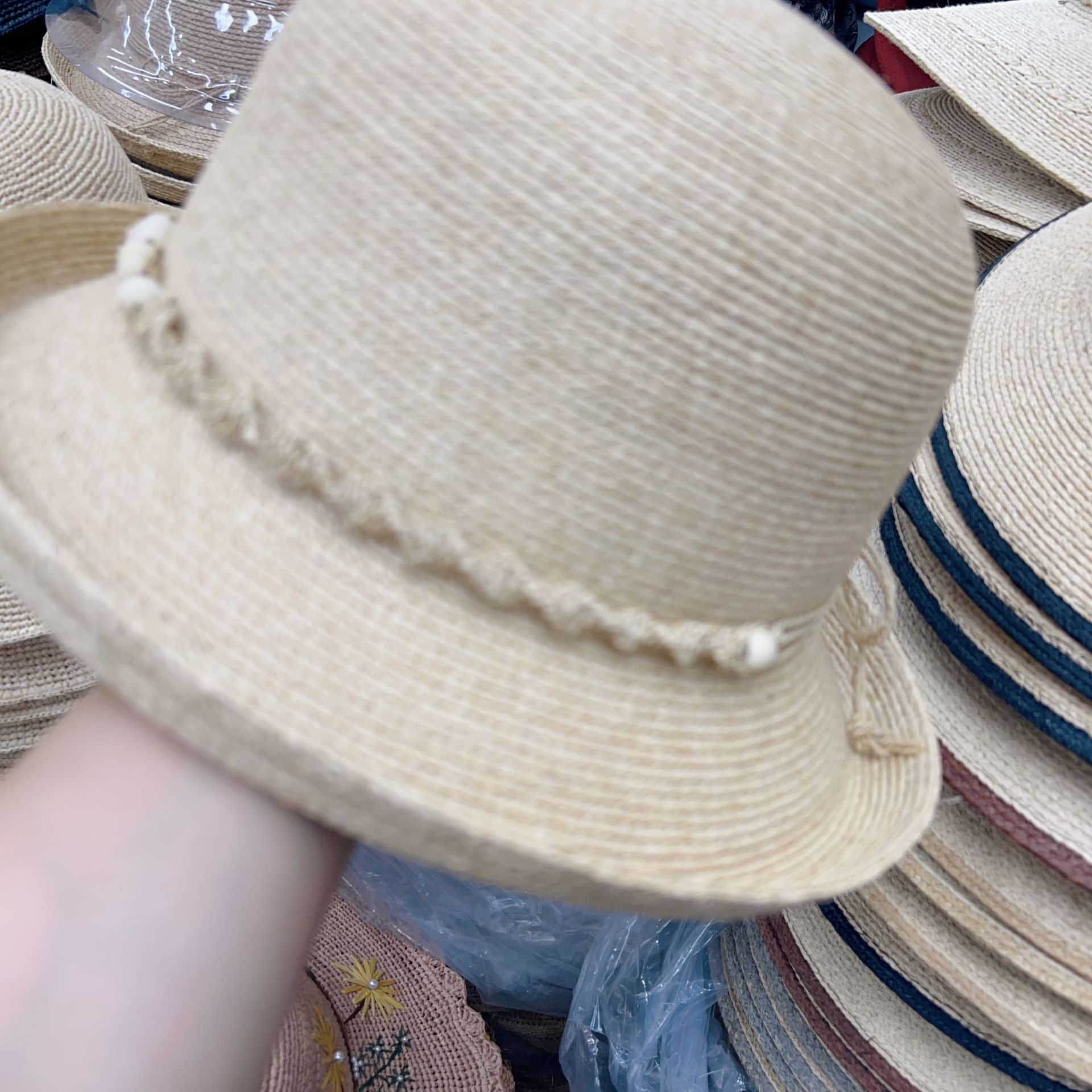 Hepburn Style Women's Sun Hat With Wide Brim Foldable Straw Hat_voghion.com