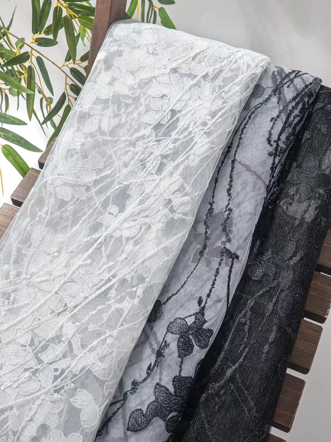 厂家直批网纱垂柳树叶刺绣绣花布 时尚礼服婚纱蕾丝满幅面料布料