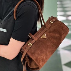 Insネット紅同モデルカジュアル百合ベルトバックルフロストスエードバッグシングル肩脇下バッグ女性バッグ新商品ファッション品
