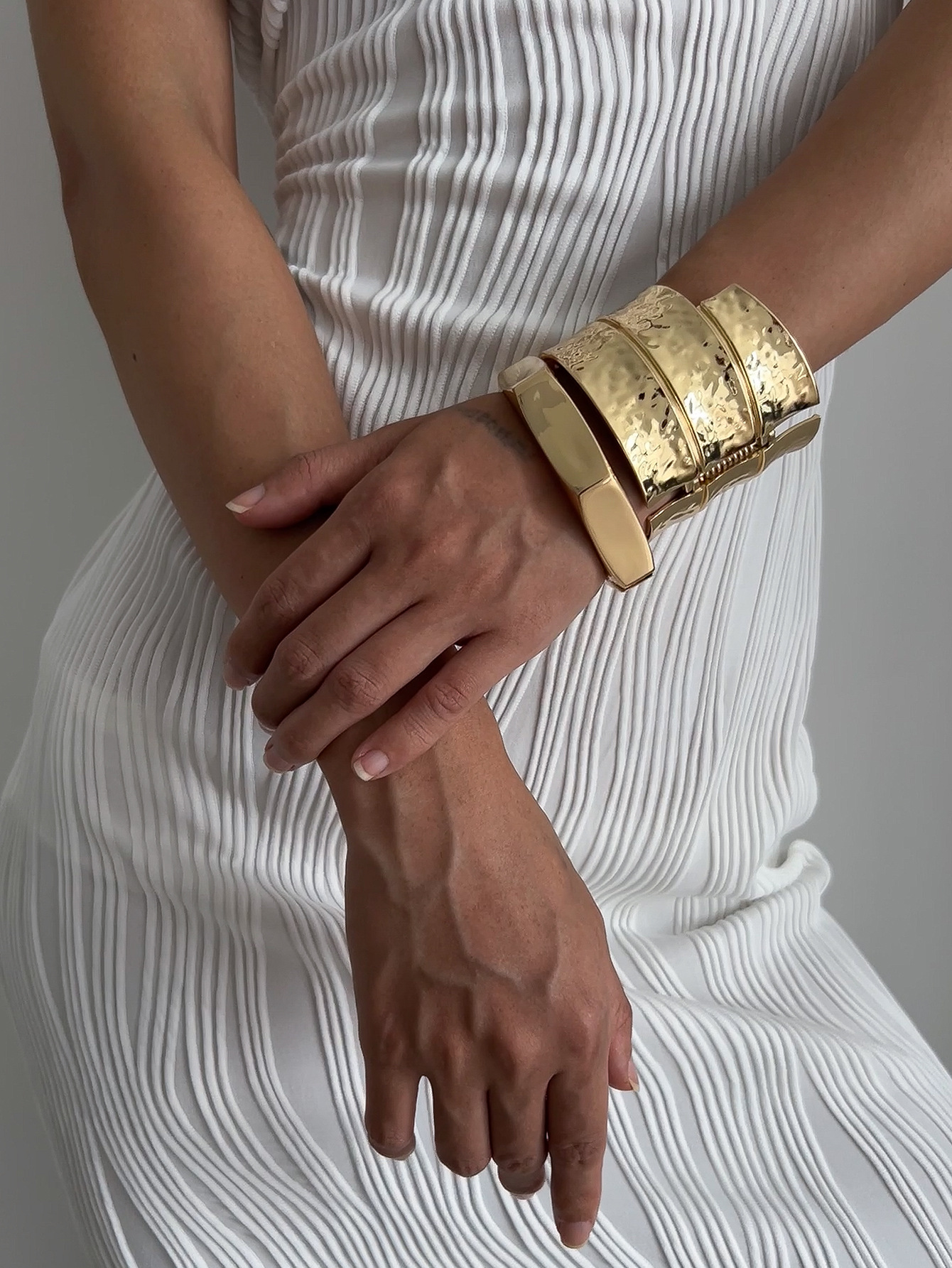 Daily Occasion Simple Style Solid Color Alloy Bangles Wholesale