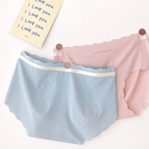 Independent package] New style seamless ice silk underwear for women in summer, mid-waist 3D hip lifting young ladies pure desire Japanese briefs