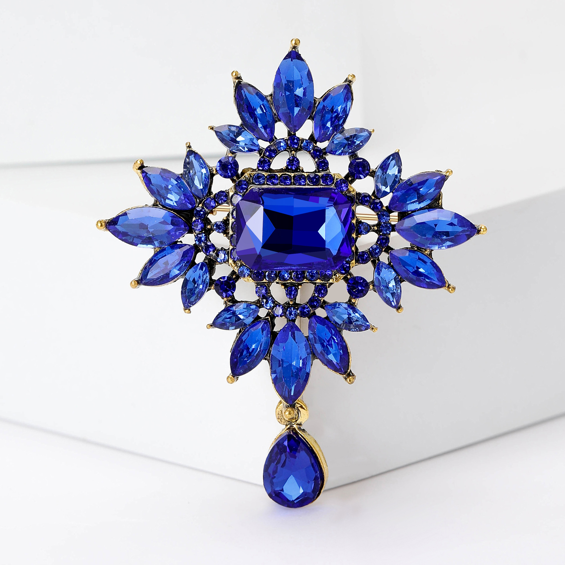 Vintage Brosche Für Damen Mit Perlenkristall Blumen Design Pin_voghion.com
