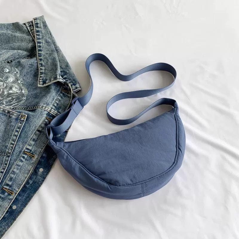 Сумка через плечо Uniqlo, водоотталкивающая утолщённая ткань, унисекс, лёгкая (0,11 кг)