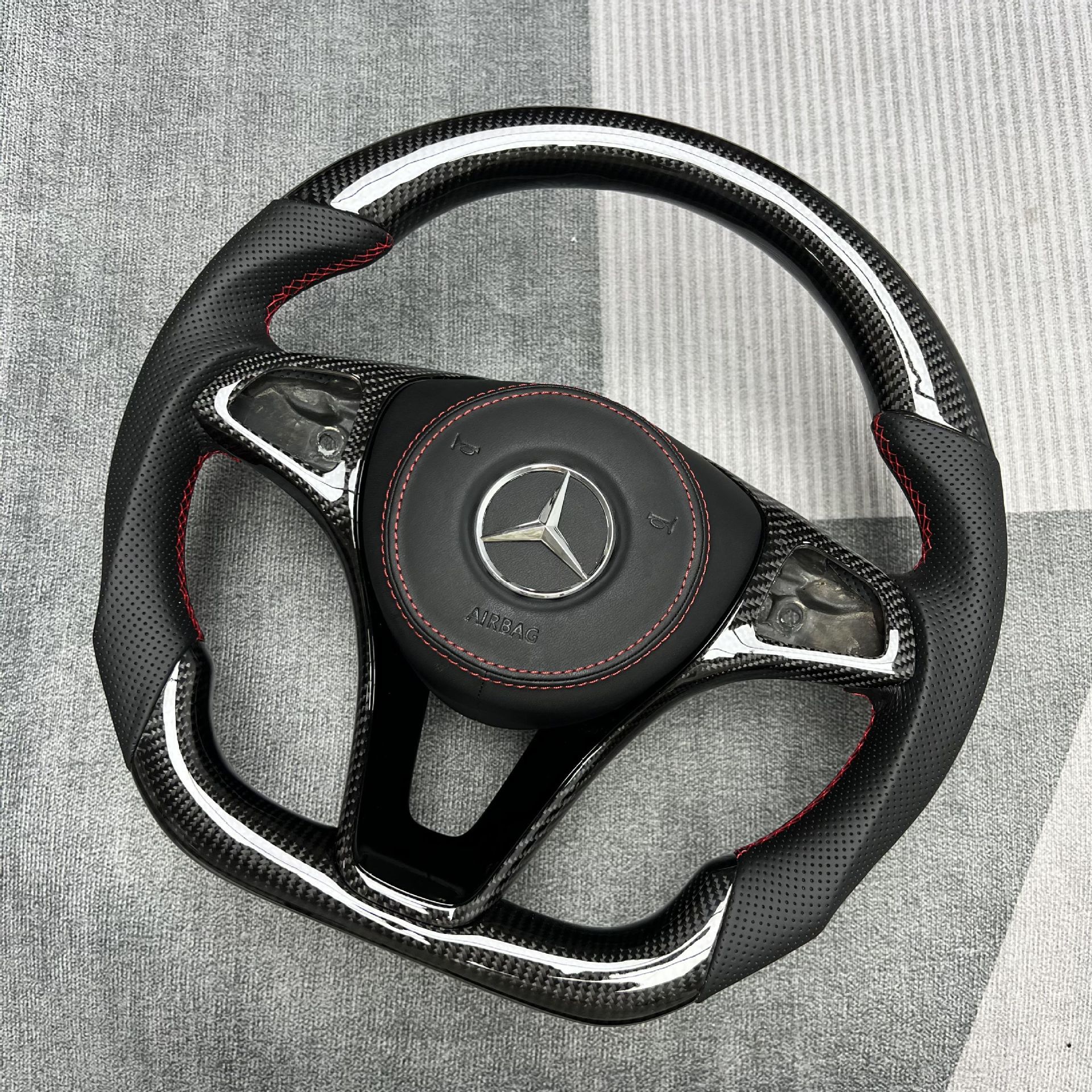 Source Factory Car Steering Wheel Modification, Suitable for Mercedes E-Class Car Carbon Fiber Steering Wheel Processing and Customization