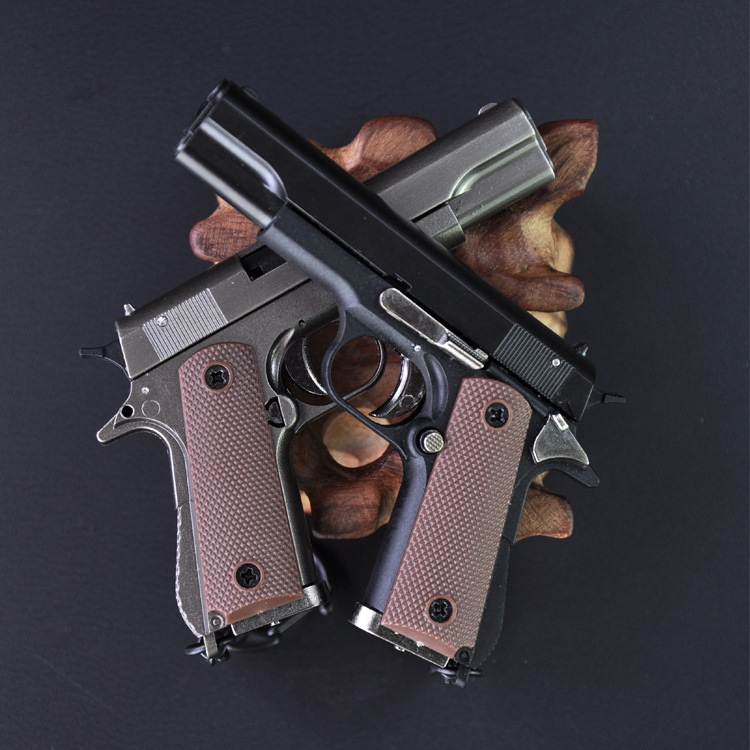 1:3 Colt 1911 9.jpg