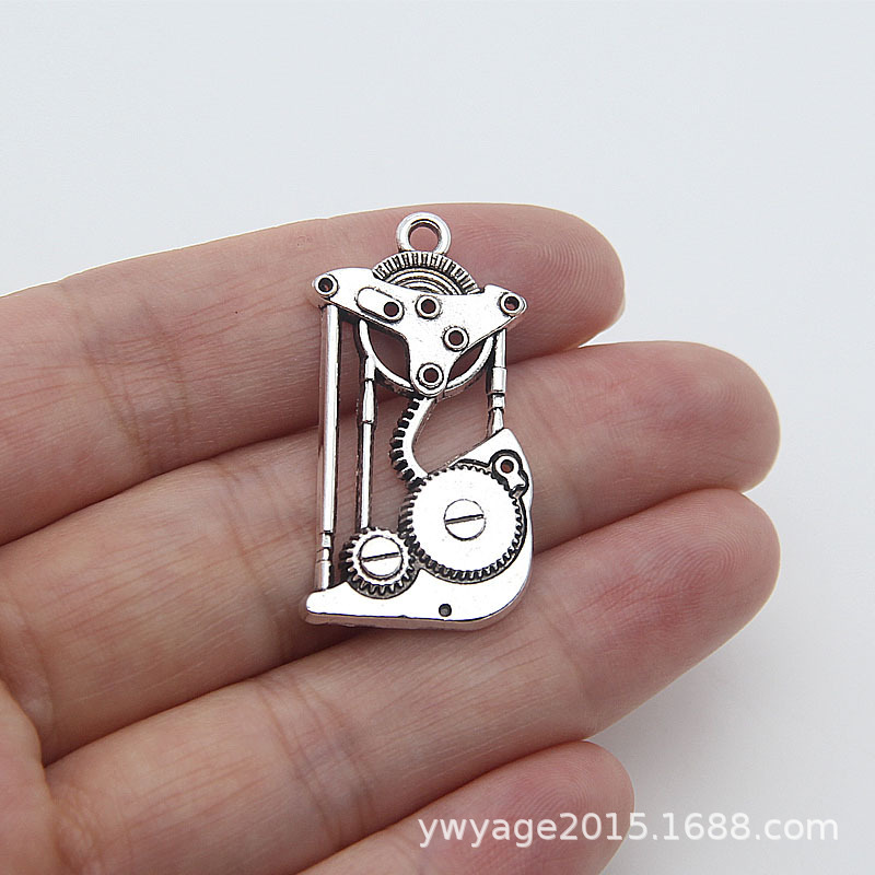 2.6g cross-border DIY ancient silver mechanical gear retro alloy gift box accessories key chain bracelet necklace 2.6g cross-border DIY ancient silver mechanical gear retro alloy gift box accessories key chain bracelet necklace