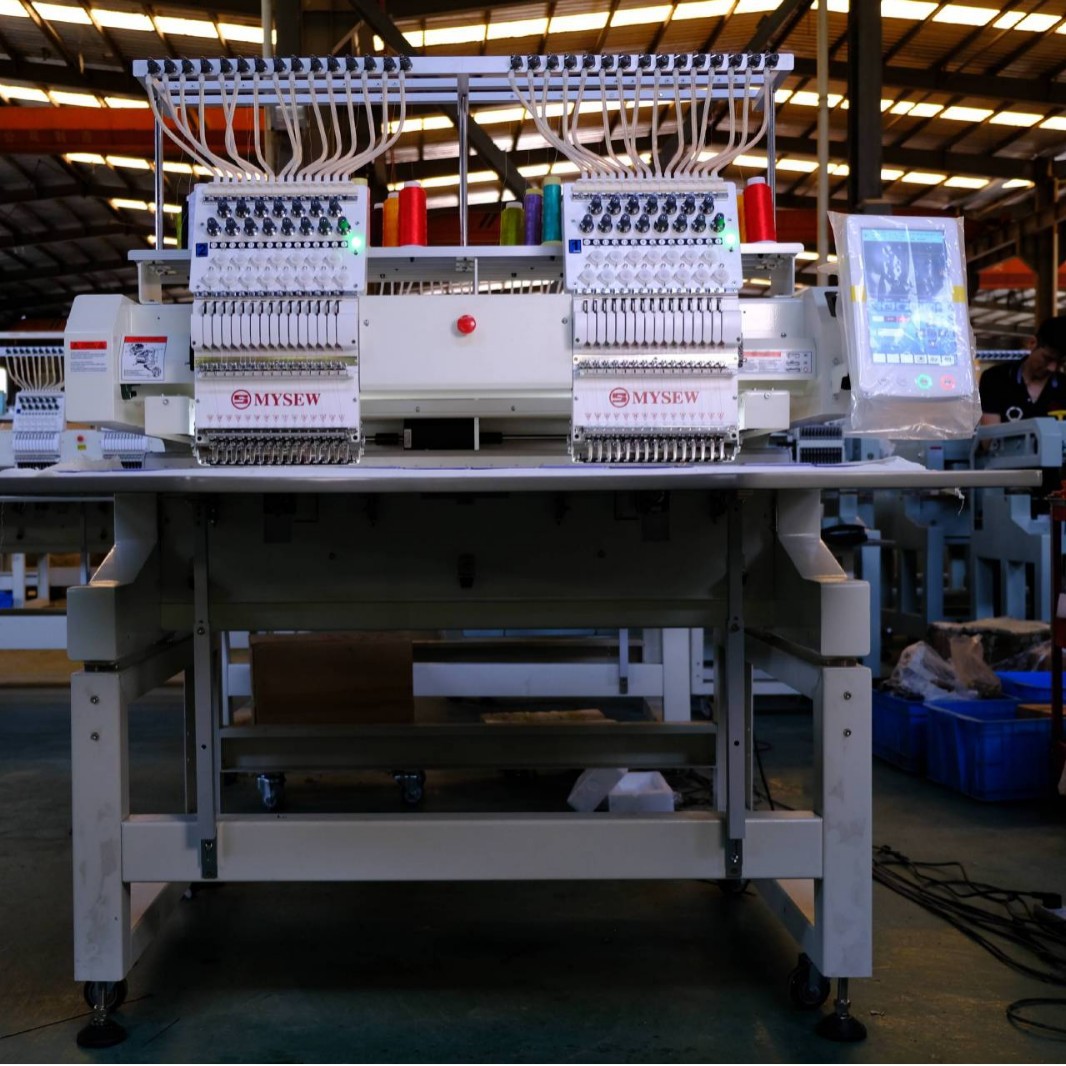Máquina de bordado de doble cabeza de 15 agujas MJS1502 máquina de bordado de alta velocidad de computadora comercial máquina de bordado automática