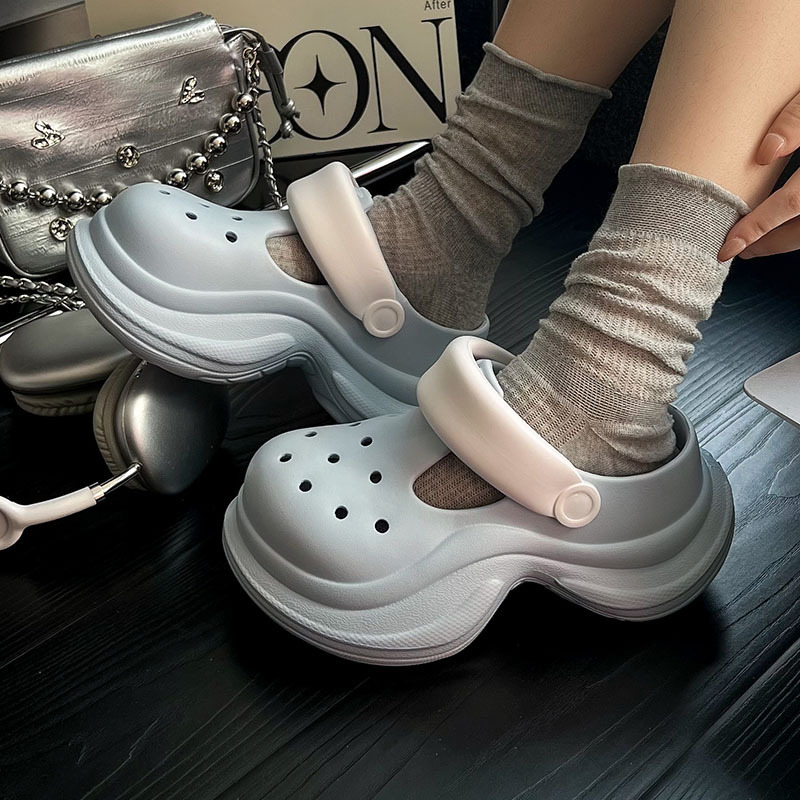 Summer small two-color Crocs-style slippers