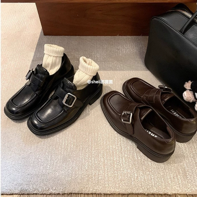 Су Иньинь такой же музыкальный студент ~ Amiu Квадратная головная пряжка толстый каблучок ленивый Lefu кожаные туфли женские маленькие кожаные туфли