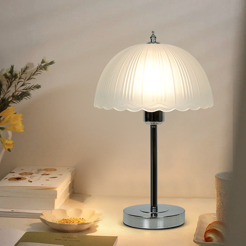 Bedside lamp ins style light luxury high-end wedding everlasting lamp atmosphere decoration charging bedroom crystal petal table lamp