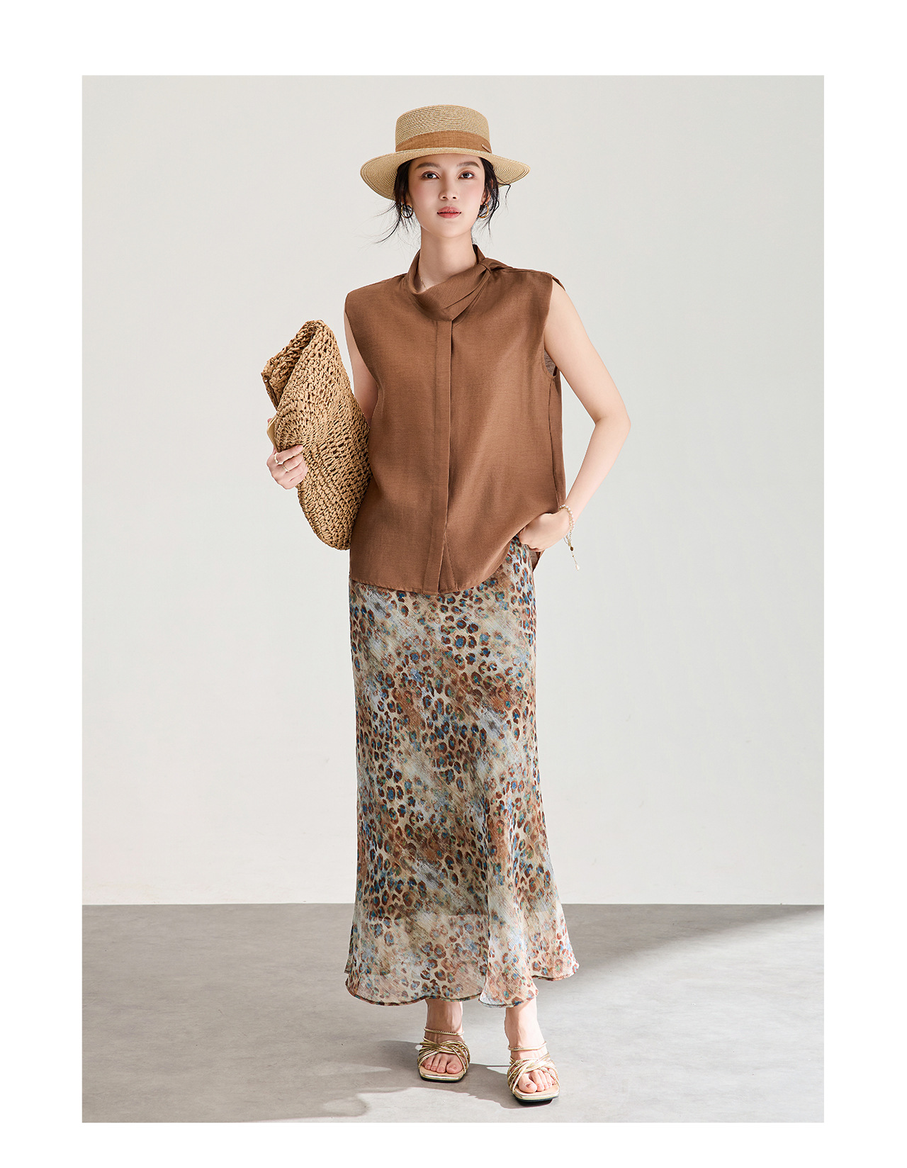 Đầm maxi nữ thắt eo dáng suông chất liệu mềm mại — Cà Phê Xanh chi tiết 12