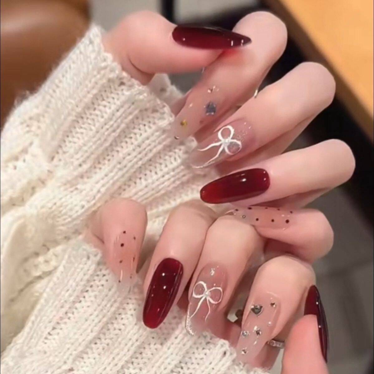10 piezas de vinos de uñas de Año Nuevo, vinos rojos Miu, uñas hechas a mano, arco de perforación de uñas, sensación de uñas.