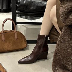 qihaoyouchai尖头短靴女新款靴子2025高跟短筒靴坡跟瘦瘦靴