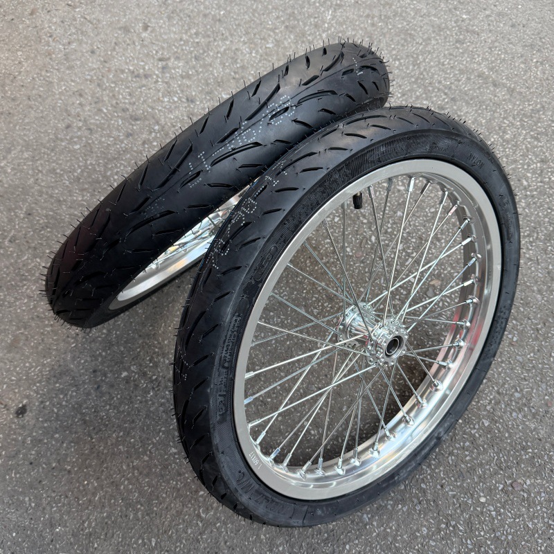 Suitable for QiuLong Light Bee modification with 70/90-17 front and 80/90-17 rear tires, CNC wheel hub assembly, aluminum alloy wheel set