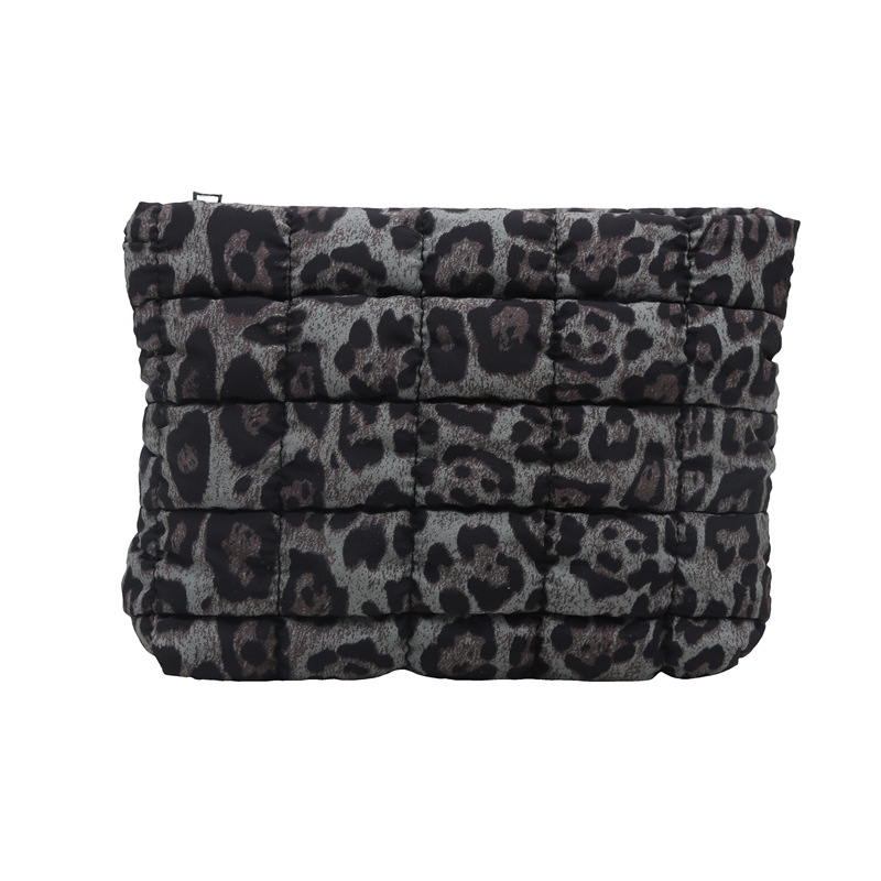 Bolso de mano de mujer 2025 primavera nuevo bolso de mano de moda europea y americana estampado de leopardo simple bolso de mano bordado sobre de hilo de cuadrícula
