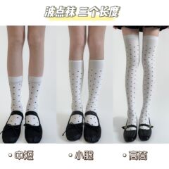 秋の新作の甘美な波は足の靴下の少女の綿の靴下をつけます。