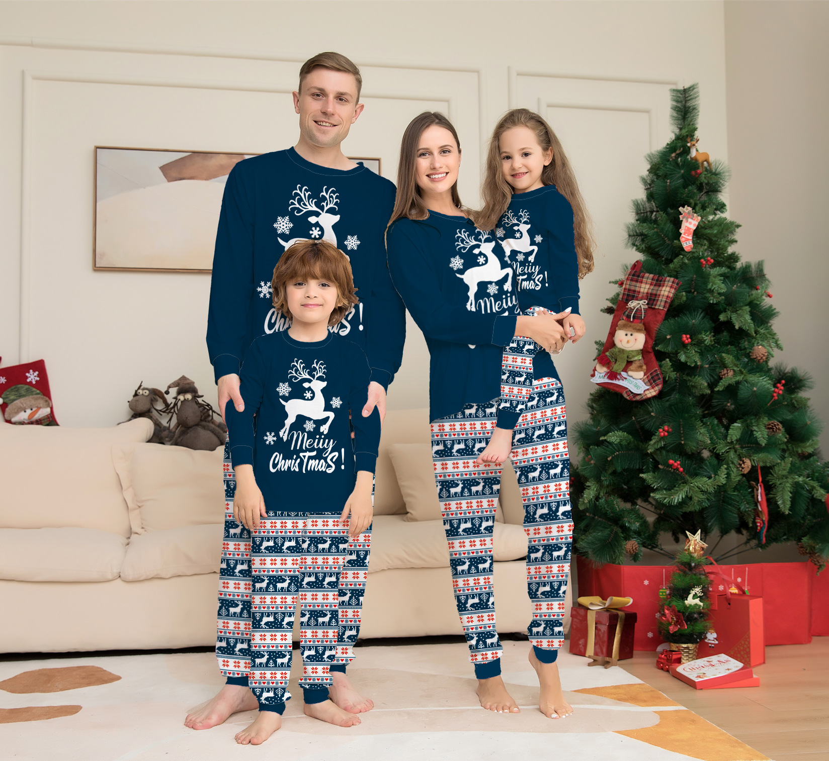 Christmas Fashion Deer Home Pajamas display picture 1