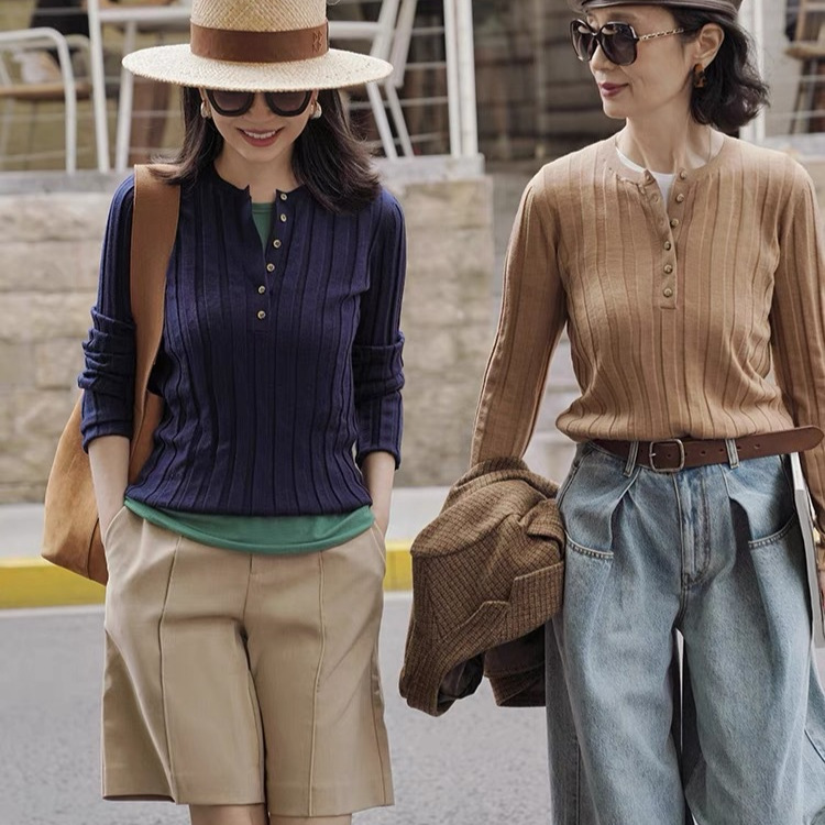 2025 Autumn and Winter New Round Neck Pit Strip Slimming Look Pullover Sweater for Women Pure Color Buttons Versatile All Wool Knitted Sweater