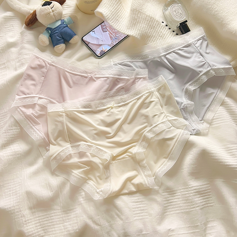 Nude women's mask pants mulberry silk antibacterial bottom crotch girl seamless mid-waist breathable triangle shorts wholesale
