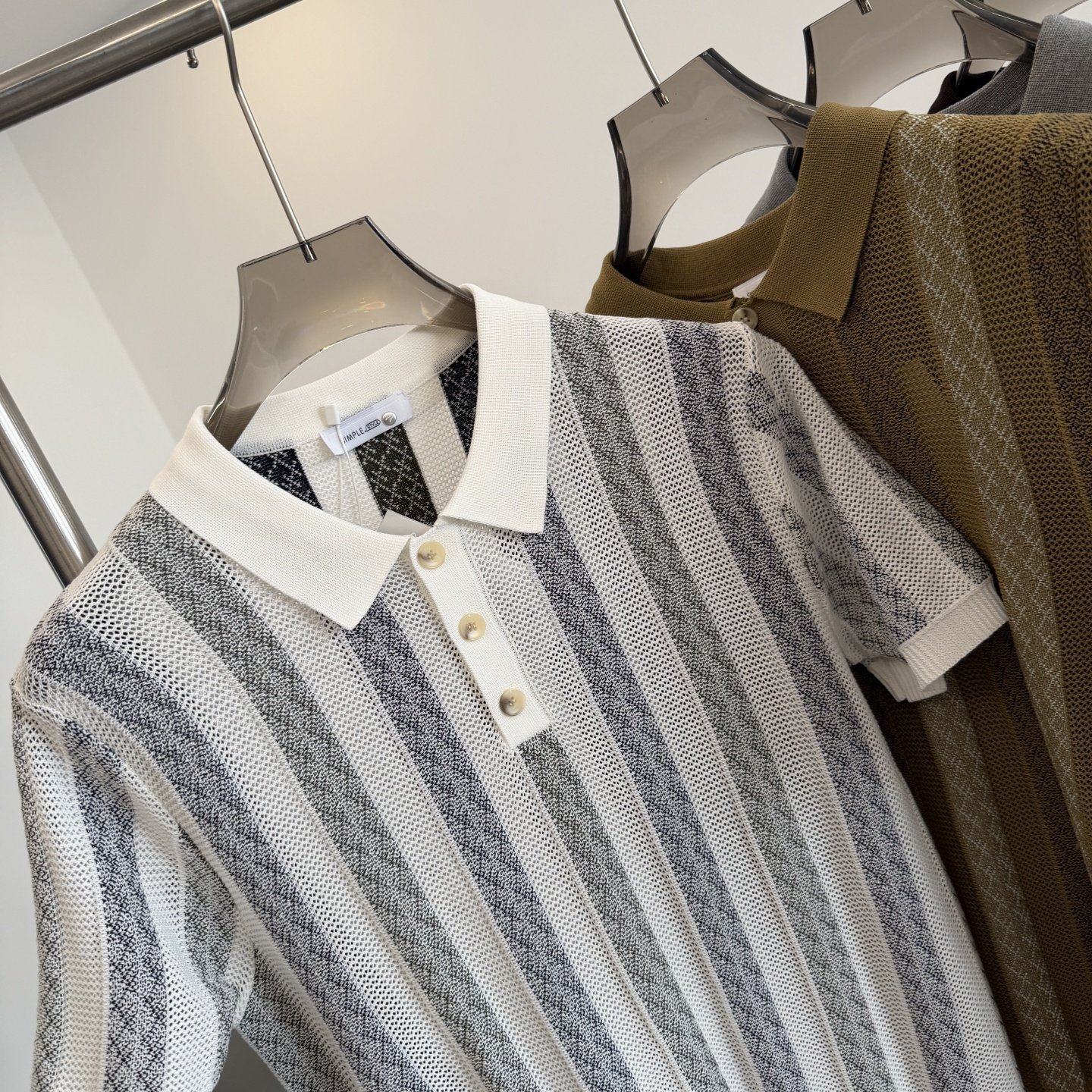 Polo camiseta de punto camiseta de manga corta camiseta de hombre solapa rayas huecas viejos vientos de alto nivel de verano fábrica transfronteriza al por mayor image 8