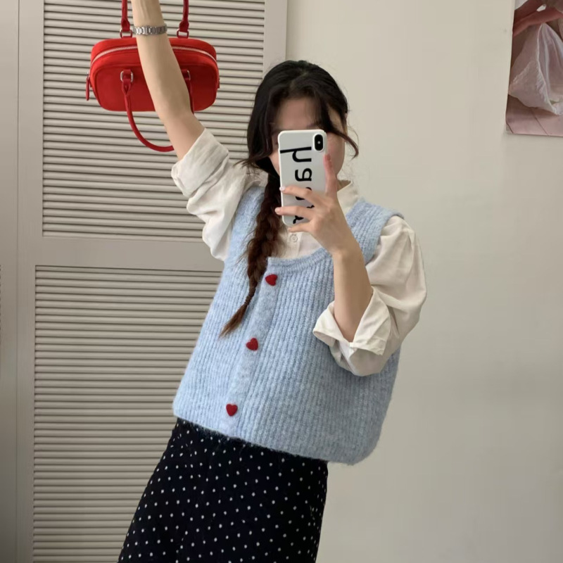 Early Spring Korean Style New Sweet Love Button Round Neck Loose Sweater Vest Stacked Soft Waxy Knitted Vest Women's Top Early Spring Korean Style New Sweet Love Button Round Neck Loose Sweater Vest Stacked Soft Waxy Knitted Vest Women's Top