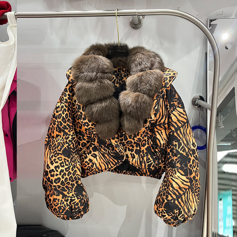 2026 Winter New Style Women's Short Down Jacket with Natural Fox Fur Collar and Puff Sleeves, Fashionable Loose Thick Coat 2026 Winter New Style Women's Short Down Jacket with Natural Fox Fur Collar and Puff Sleeves, Fashionable Loose Thick Coat