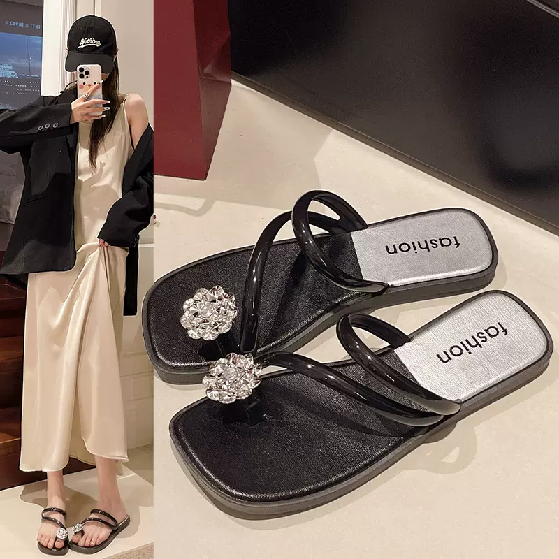 轻奢风拖鞋女夏ins新平底气质露趾凉拖时尚百搭高级感花钻夹脚拖