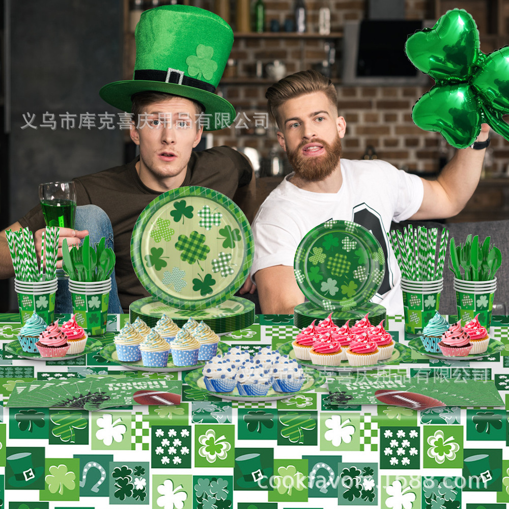 Decoración transfronteriza del día de San Patricio con tema de trébol bandeja de papel desechable tazas de papel toallas de papel set de cubiertos