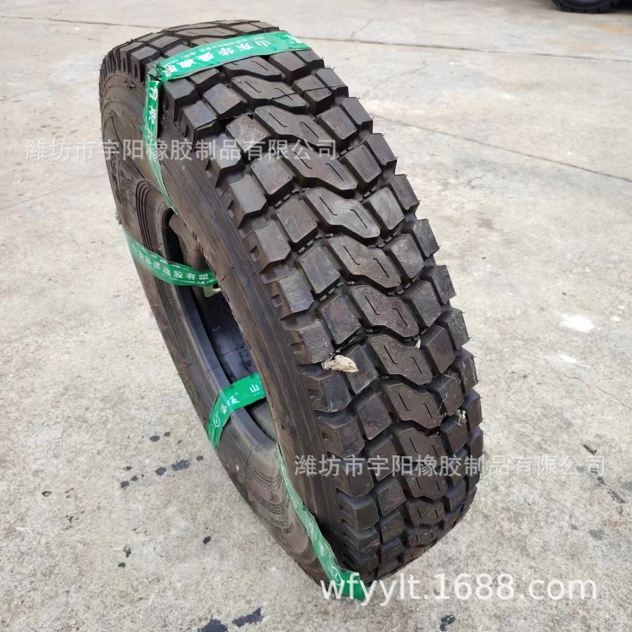 8.25R16 短途卡车轮胎 全钢轮胎