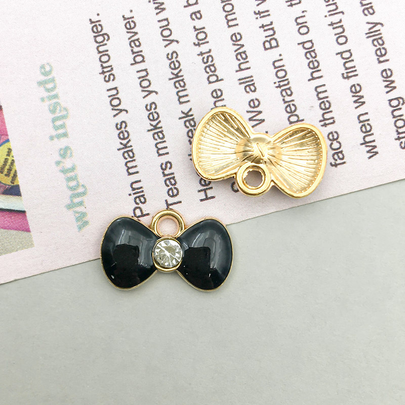 4g Weight Pendant Jewelry Making Type 13 * 15mm, 14*16MM, 7 * 20mm Jewelry Making Size Jewelry Accessories Classification 16 Models Per Model 1, 16/Bag Quantity Alloy Material Lipstick, Flower, Bow Knot Pattern Enamel Design Lady Style 16 Models Per Model 1, 16/Bag 13 * 15mm 14*16MM 7 * 20mm Alloy Lipstick Flower Bow Knot Pendant 2