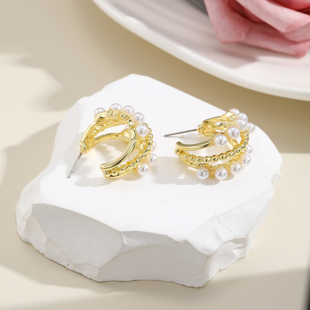 Fashion Oval Heart Shape Pearl Metal Rhinestones Earrings 1 Pair